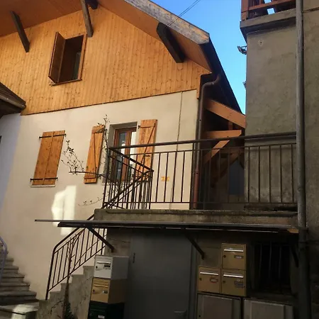 Cote Cour Apartment
